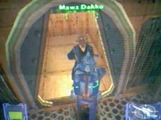 Mawz Dakko esce dal suo nascondiglio.