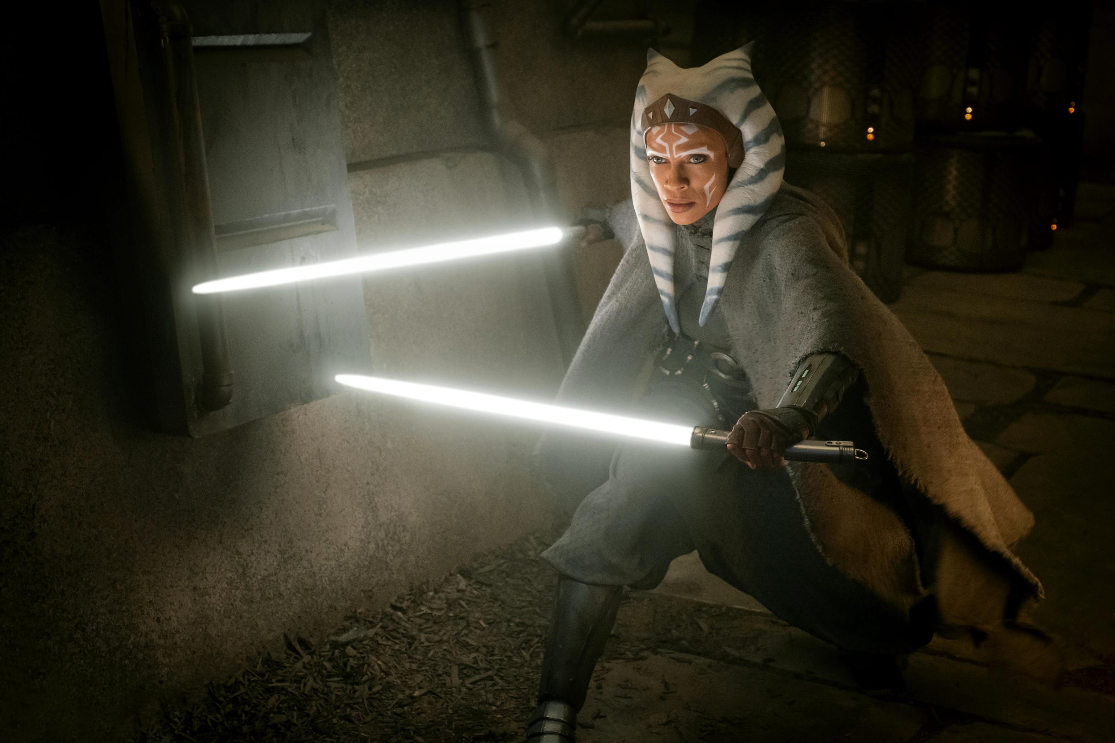 Ahsoka with her ignited lightsabers after entering Calodan.