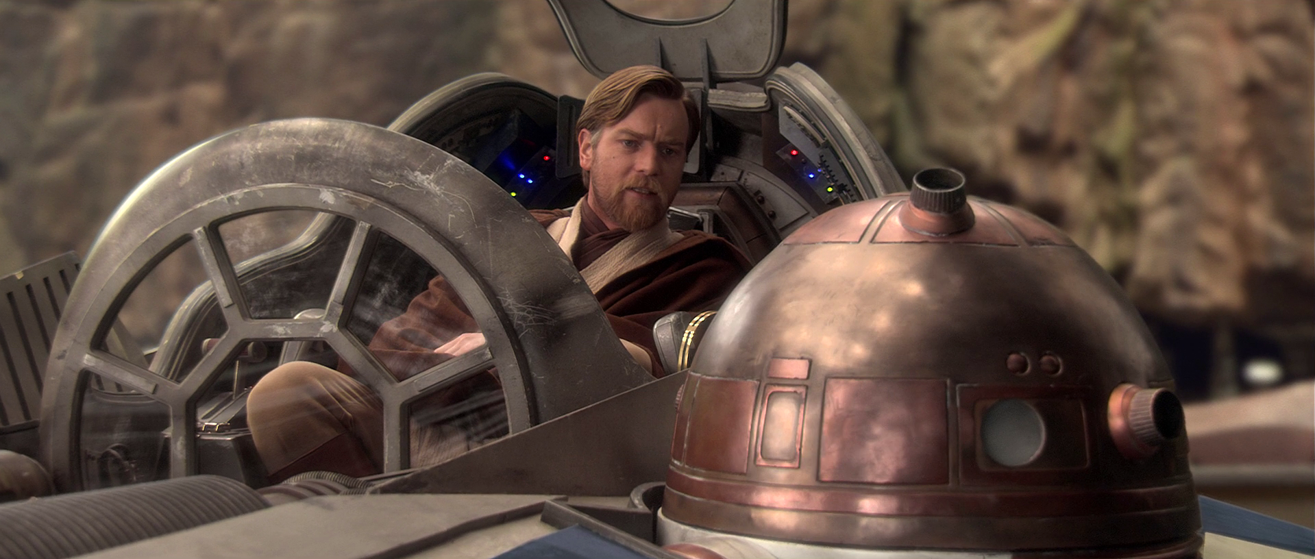 Kenobi and R4-G9