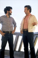  ja  Jedin paluun kuvauspaikalla. Heidän väliensä huhuttiin olevan huonot, sillä Lucas valvoi projektinsa toteutumista tarkkaan.