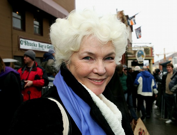 Fionnula Flanagan appearance in Common Appearance