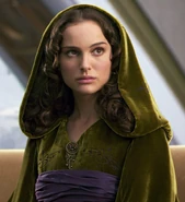PadmeGreenDress-WoSW.png (588 KB) Green velvet dress (with hood up)
