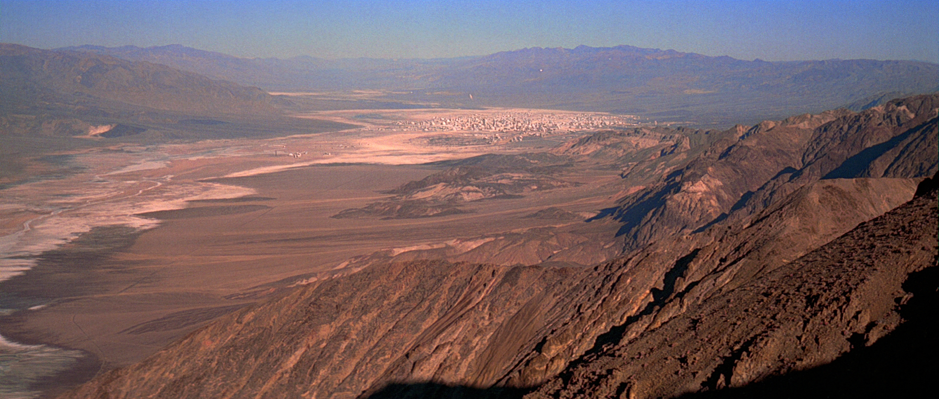 Mos Eisley as seen from the Junland Wastes