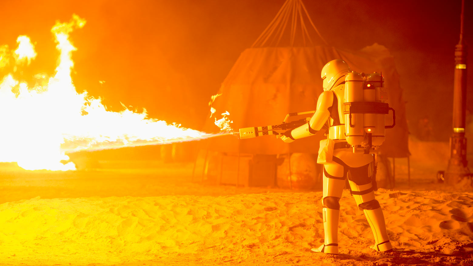 Flametroopers devastate the village of Tuanul on Jakku.