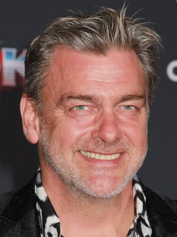 Ray Stevenson appearance in Common Appearance