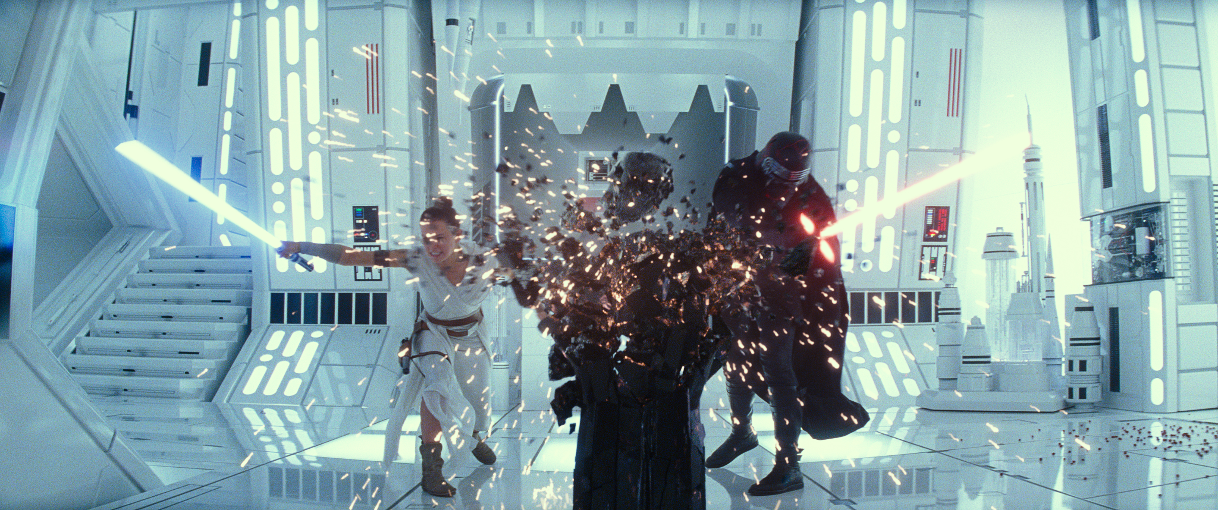 The Force connection between Rey and Kylo aided the latter while he hunted the former scavenger.