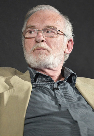 Ian McElhinney appearance in Common Appearance