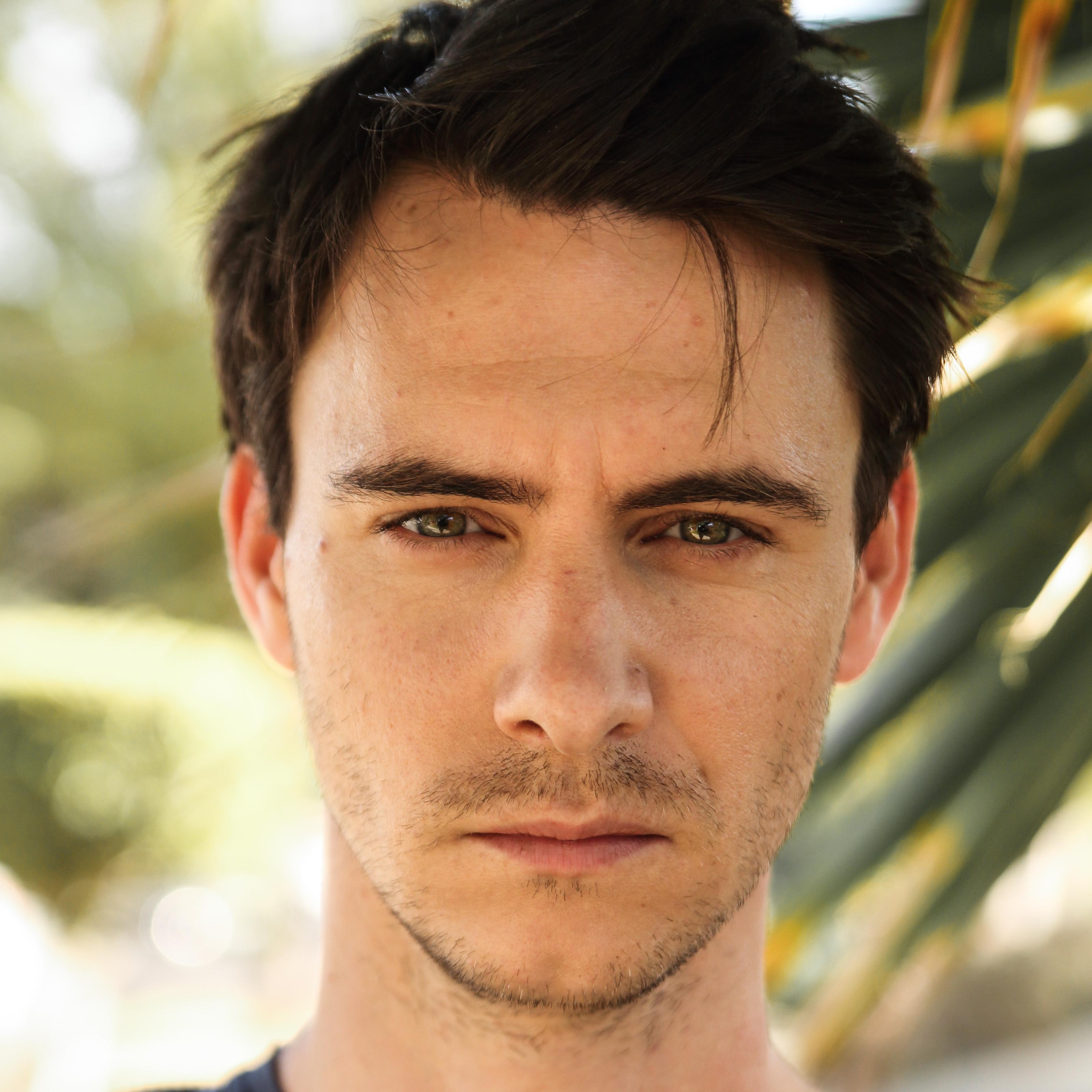 Harry Lloyd appearance 