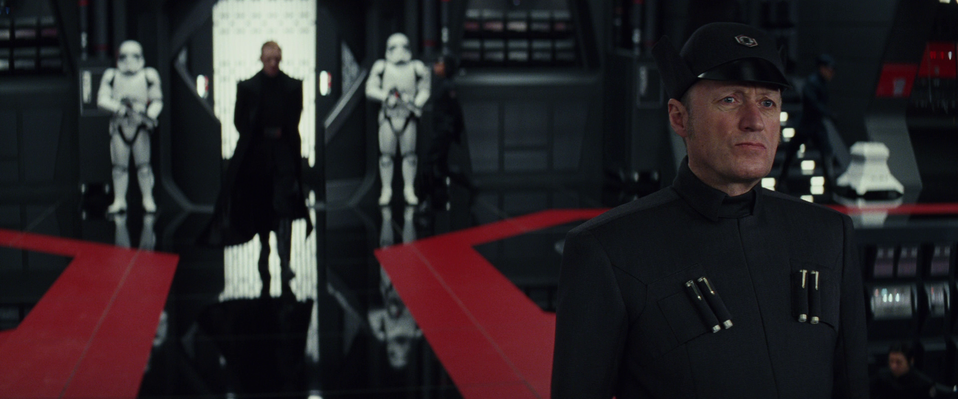 Captain Edrison Peavey was an Imperial veteran who privately regarded young First Order officers, such as General Armitage Hux, with disdain.