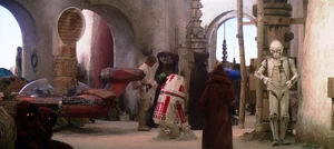 CZ-3 wanders the streets of Mos Eisley