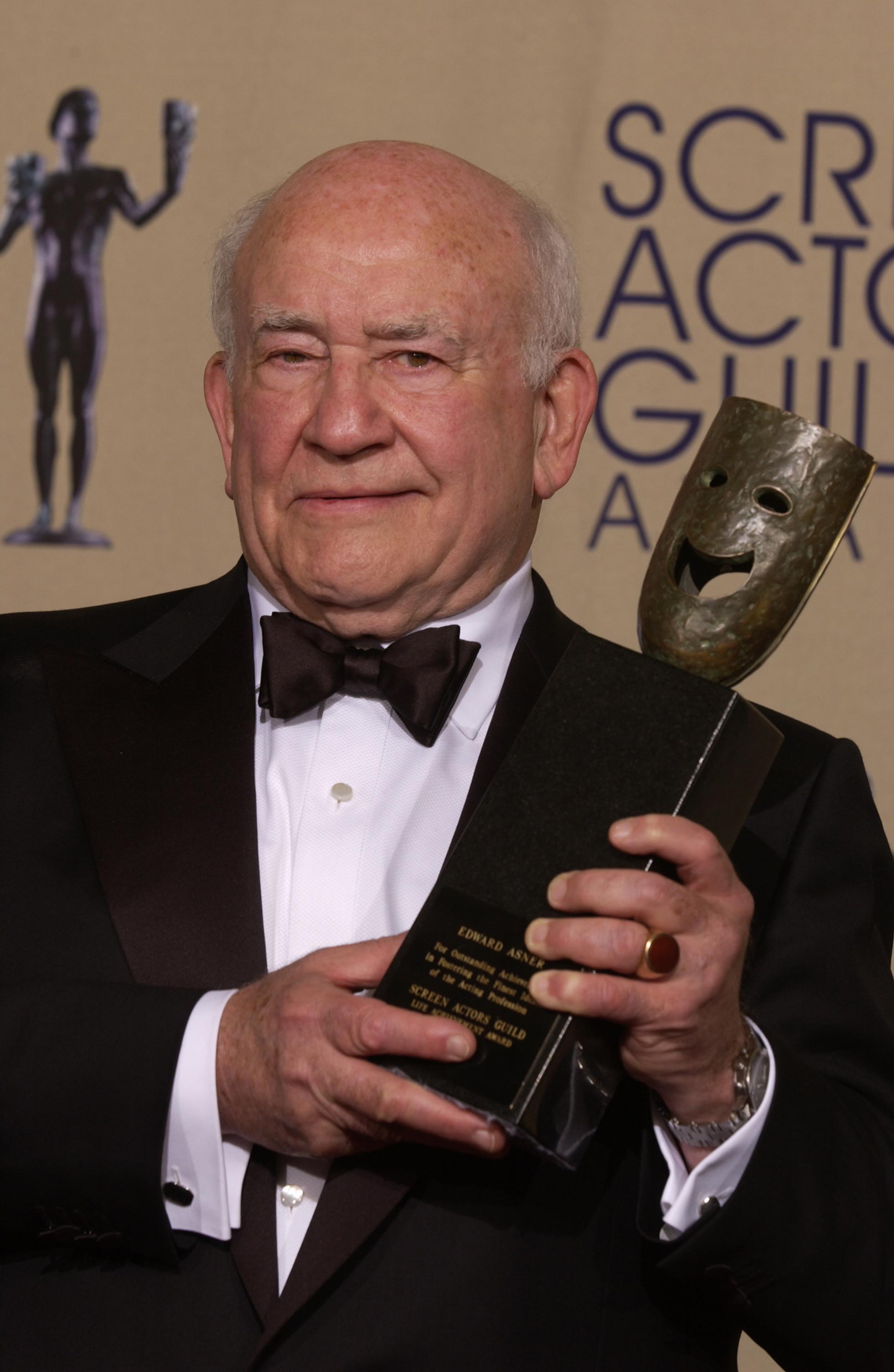 Ed Asner appearance in Common Appearance