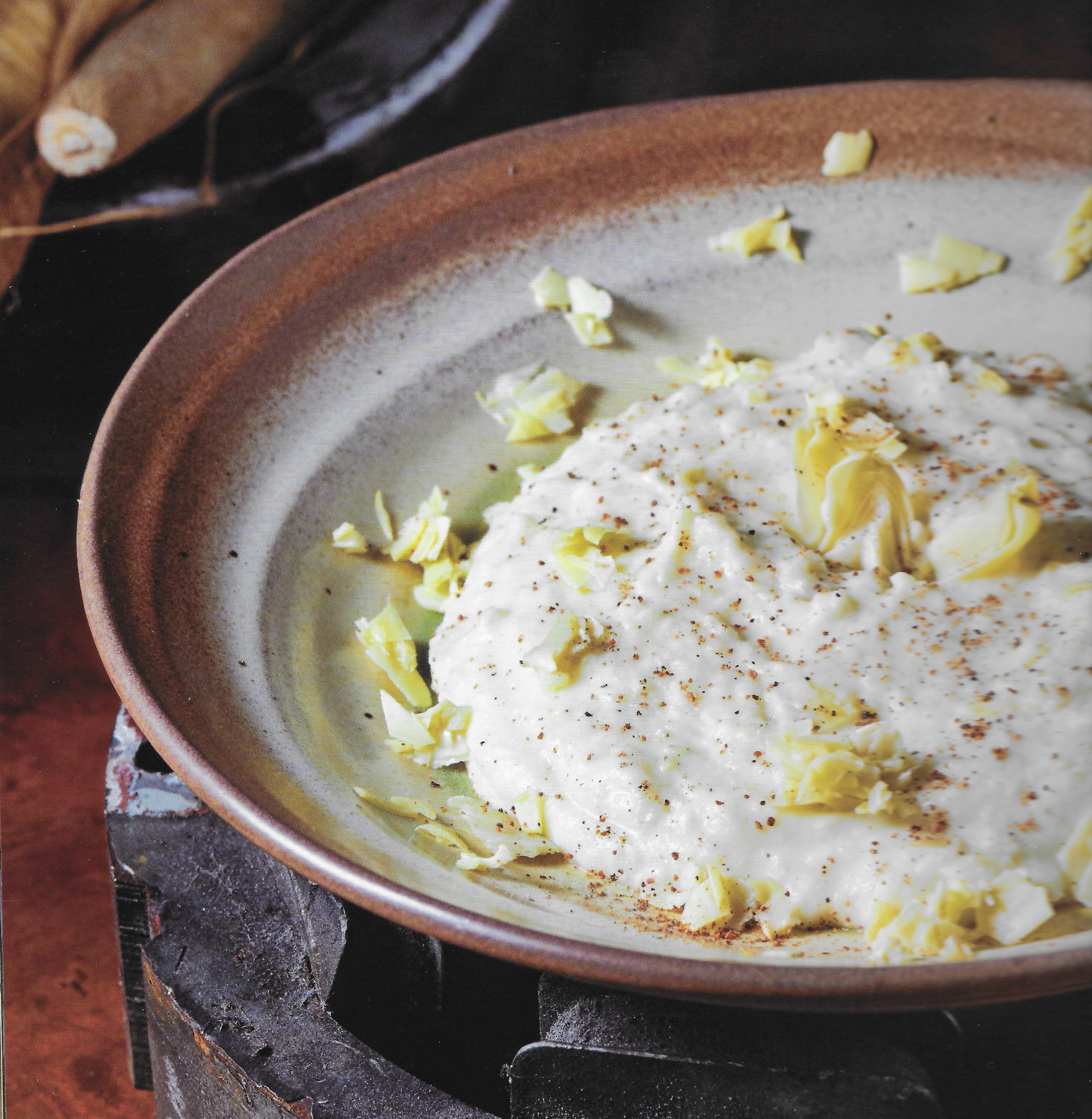 Mashed chokeroot was a dish made with falumpaset cheese.