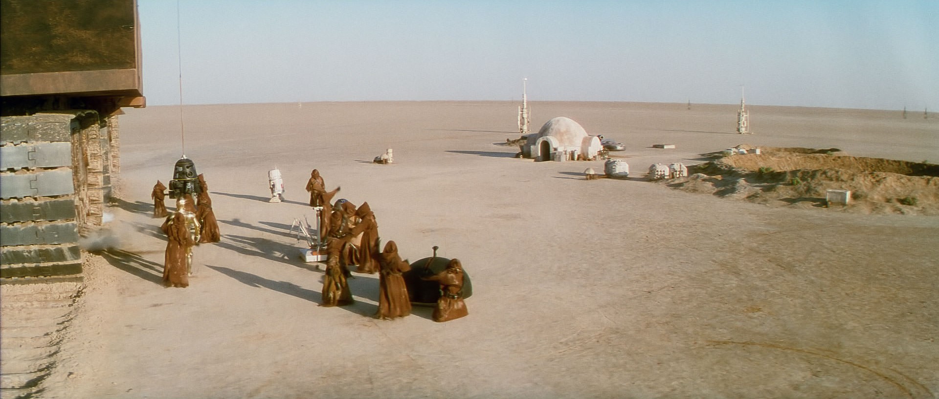 Jawa traders sold scrap to offworlders who settled on Tatooine as moisture farmers