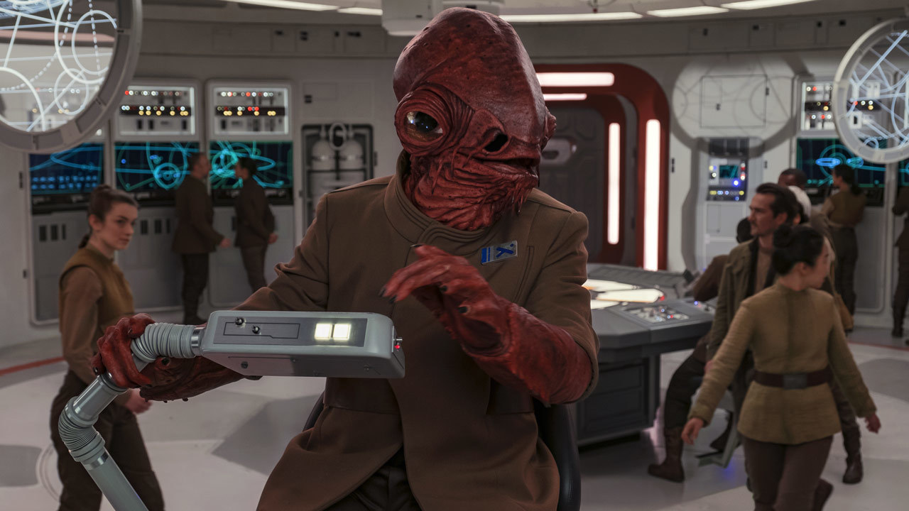 Ackbar in the Raddus' bridge