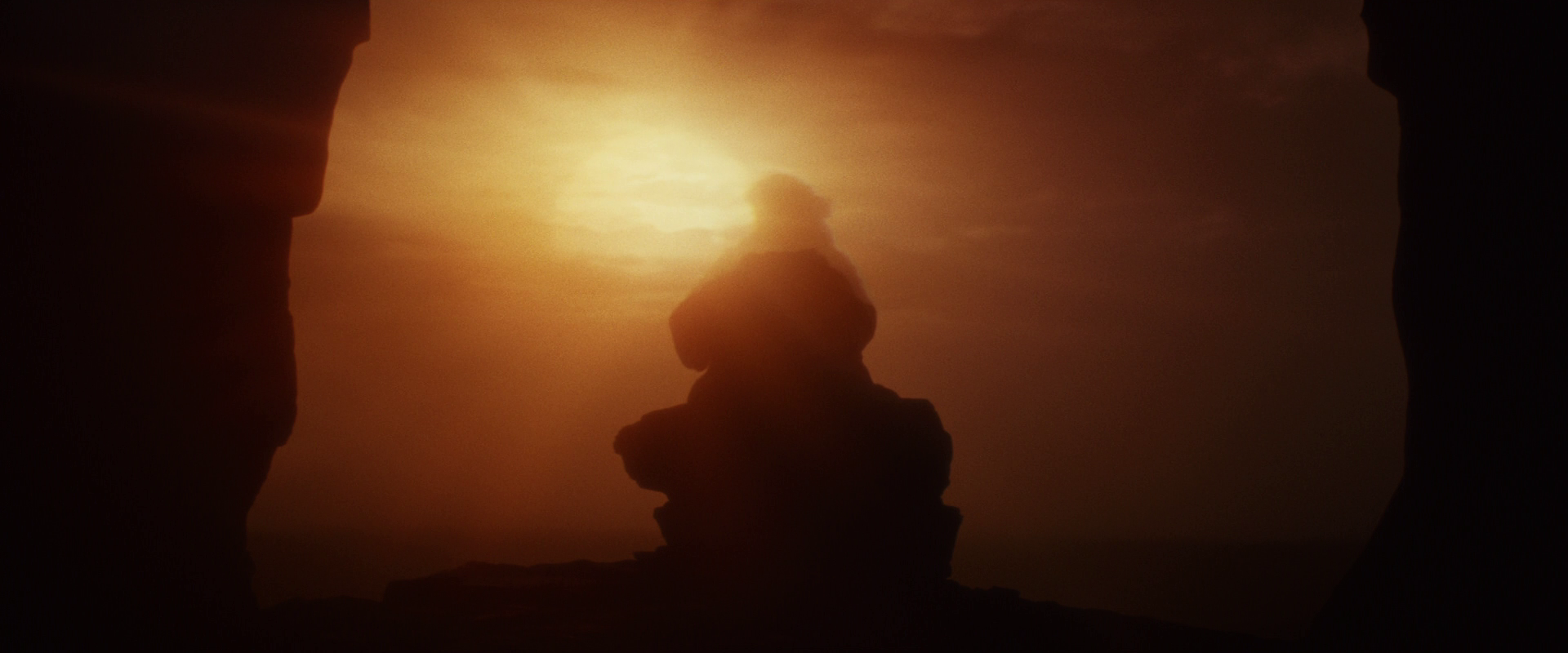 Ahch-To's binary sunset was the last thing Skywalker saw as he passed away into the Force.