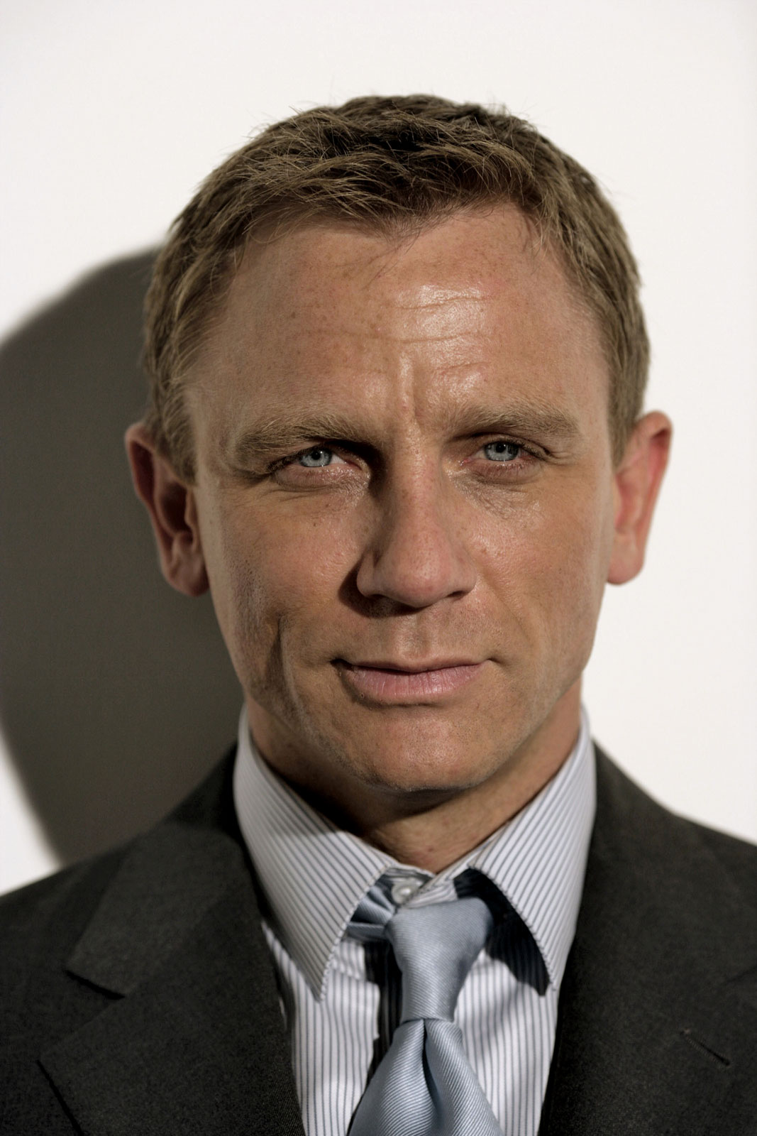 Daniel Craig appearance in Common Appearance