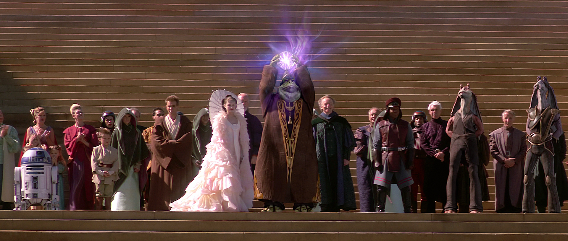 The Gungans and the Naboo celebrate their victory.