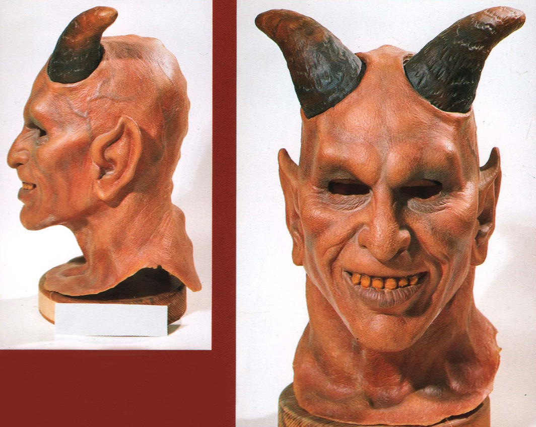 Kardue'sai'Malloc's mask was created by Rick Baker.