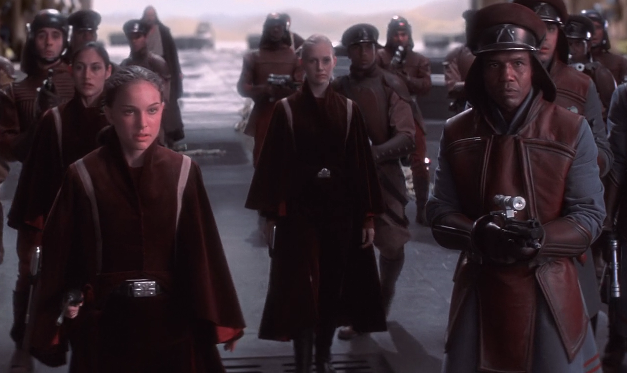 Darth Maul confronted Rabé and her colleagues in the palace hangar.