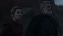 シートスでハイパースペース・ジャンプの準備を開始するモーガン・エルズベスとベイラン・スコール