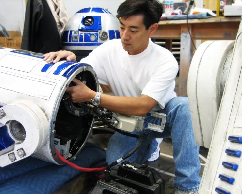 Imahara working on R2-D2 models for the prequel trilogy.