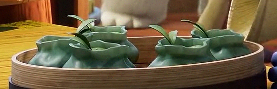 Spicy vegetable and riverweed dumpling appearance 
