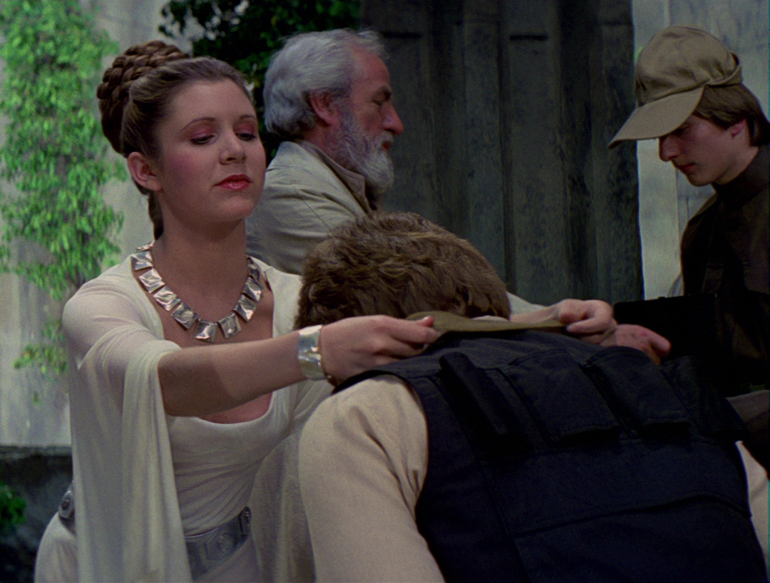 Leia Organa wearing the chalcedony waves and their matching bracelet