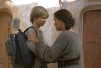Anakin hyvästelee äitinsä