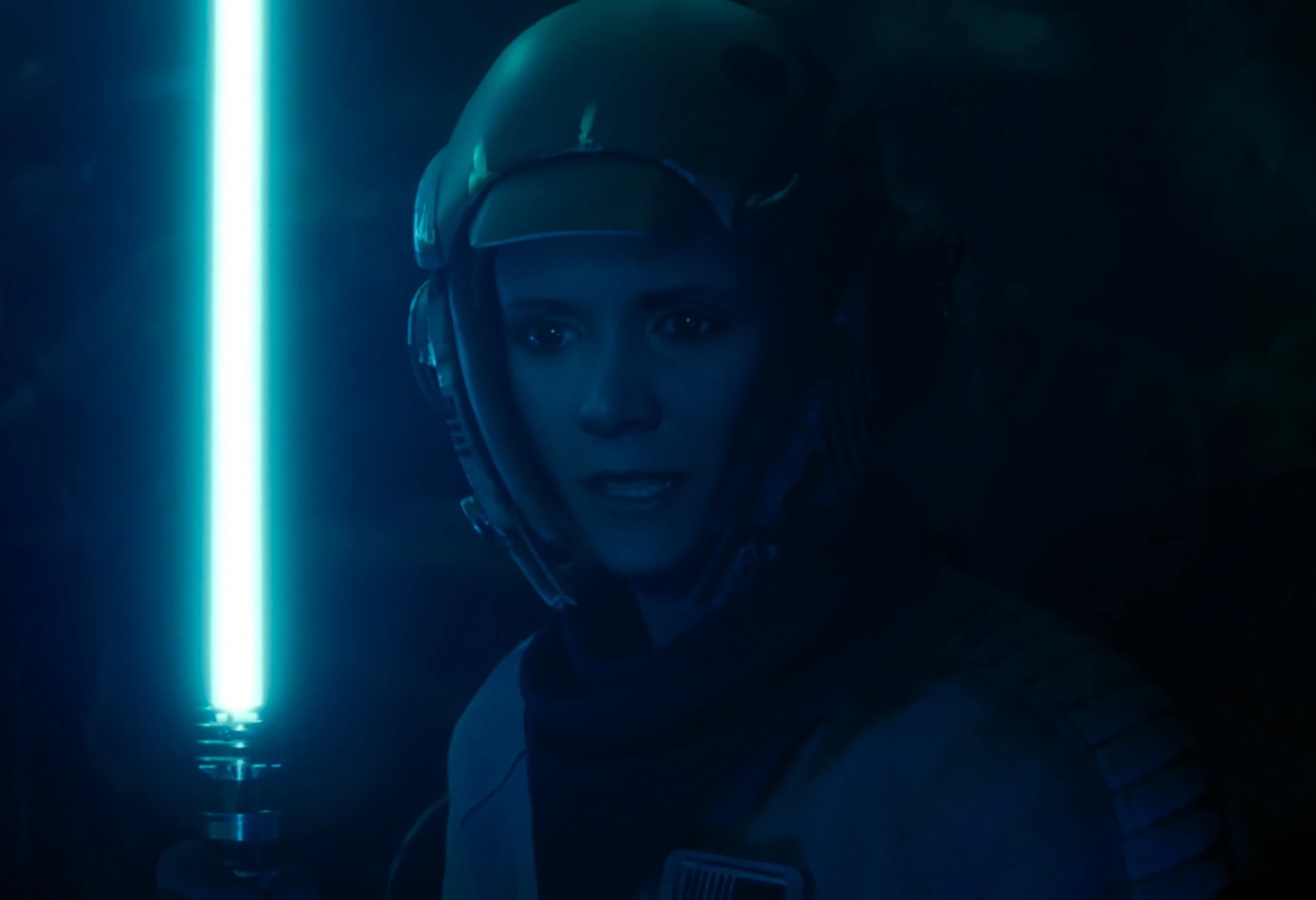 Leia Organa wielded a blue-color lightsaber during her year of training.