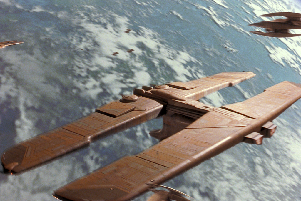 The Trade Federation's C-9979 landing crafts approach Naboo