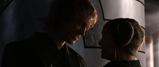 Padmé forteller Anakin at hun er gravid.