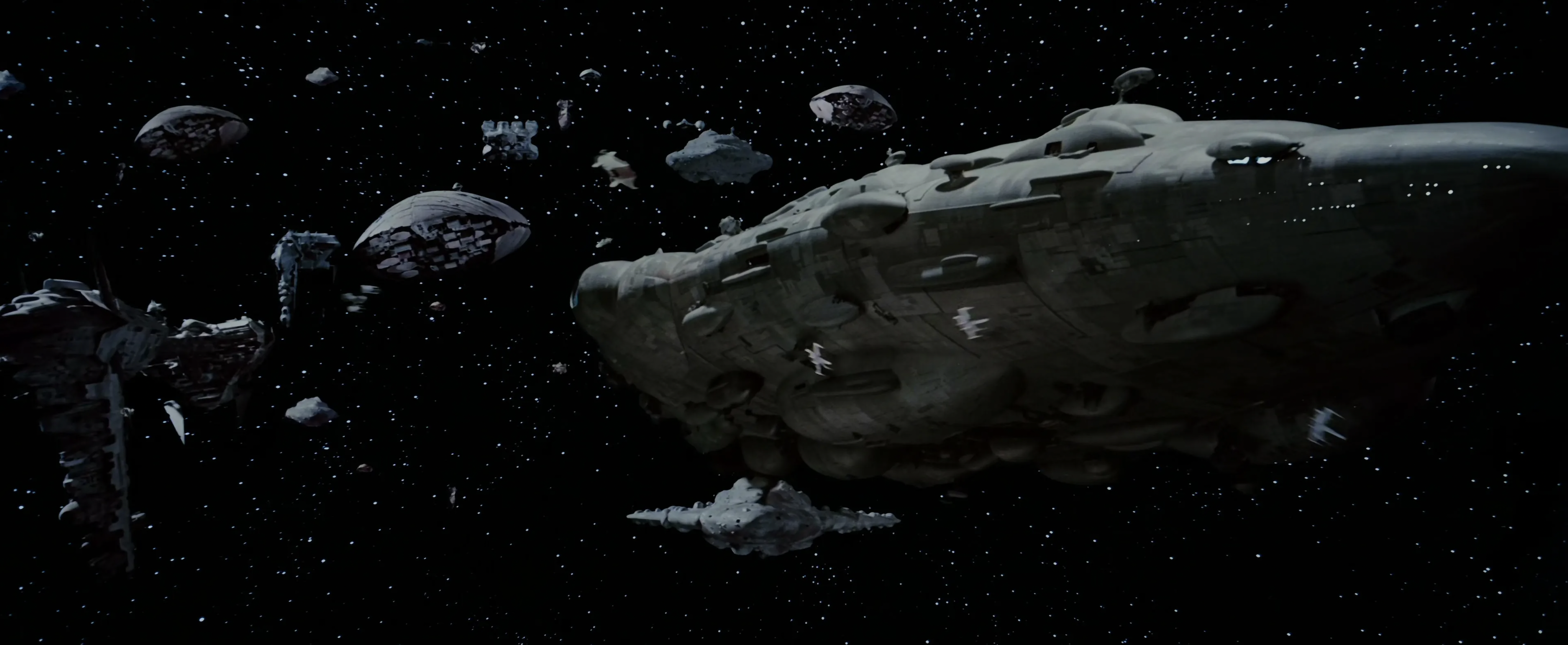 The Alliance Fleet, including MC80s, scramble during the Battle of Endor.