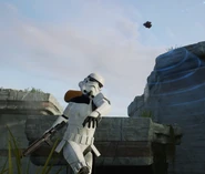 Commander throwing a grenade
