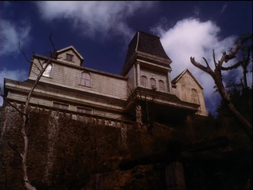 Another shot of the Marsten House. This screenshot is from the miniseries.