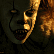 Featured image of post Pennywise Mouth Open Gif Pennywise in the sewer refers to a series of image macros feature the character pennywise the clown luring a child into the sewers from the various film adaptations of stephen king s 1986 horror novel it
