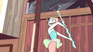 SU - Arcade Mania Pearl Leaning Back