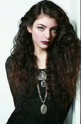 Lorde fashion.jpg