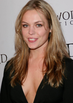 Agnes bruckner pics