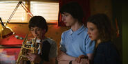 Stranger-Things-season-3-screenshots-episode-1-Suzie-Do-You-Copy-025