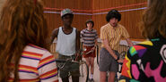 Stranger-Things-season-3-screenshots-Chapter-2-The-Mall-Rats-094