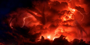 El monstruo aparece entre las nubes en un poster de la temporada 2.