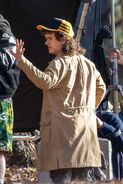 Gaten Waving