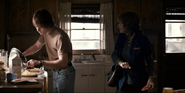 In-Stranger-Things-Jonathan-Byers-makes-scrambled-eggs-640x321