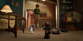 S03E01 - Dustin following his toys