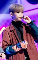 "MIROH" Inkigayo Mar. 31