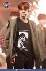 "District 9" (Lee Know)