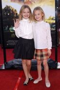 Elle Fanning and Dakota Fanning in 2005