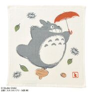 Merchandise - Hand Towel - Flying Totoro