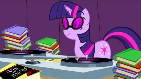 Twilight Sparkle doesn't know how to DJ