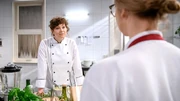Tina gibt Josie einen besonderen Auftrag.